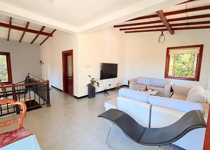 Taku Home Stay